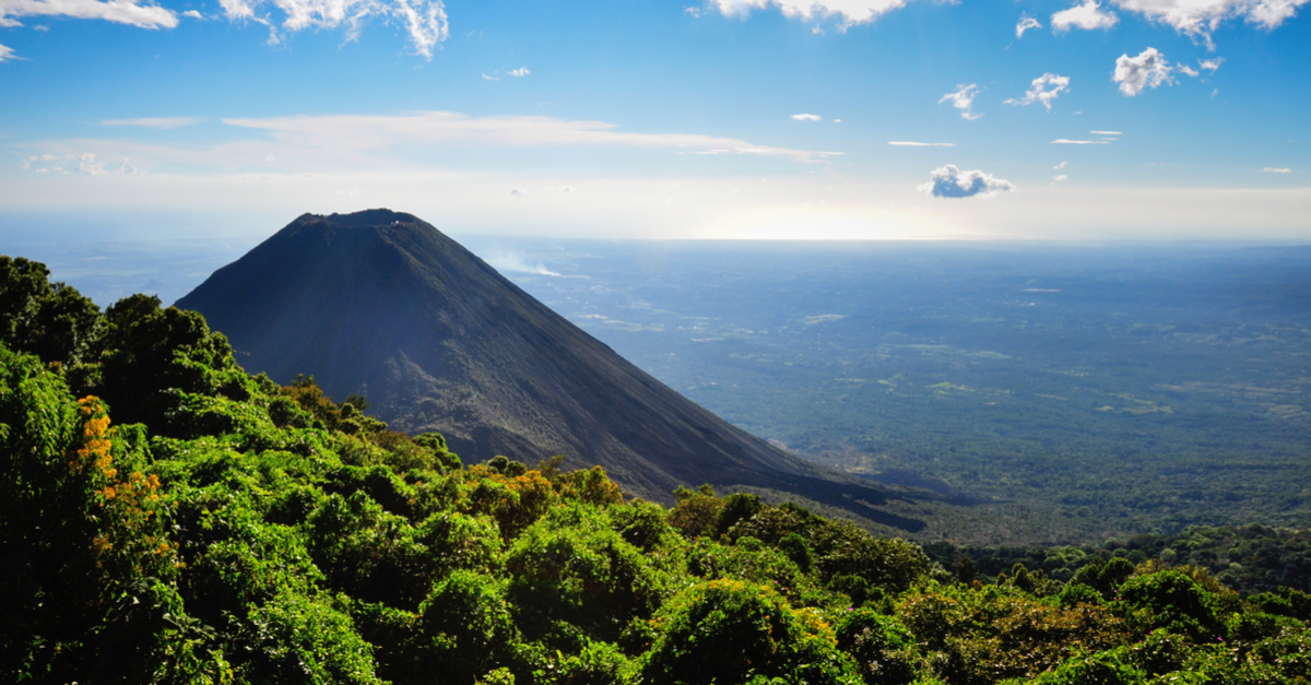 This is Izalco, a stratovolcano in El Salvador, that through continuous eruptions, formed between 1770 and 1958. This “young” volcano is  a sign of the enormous geothermal energy potential sitting beneath this Central American country. 